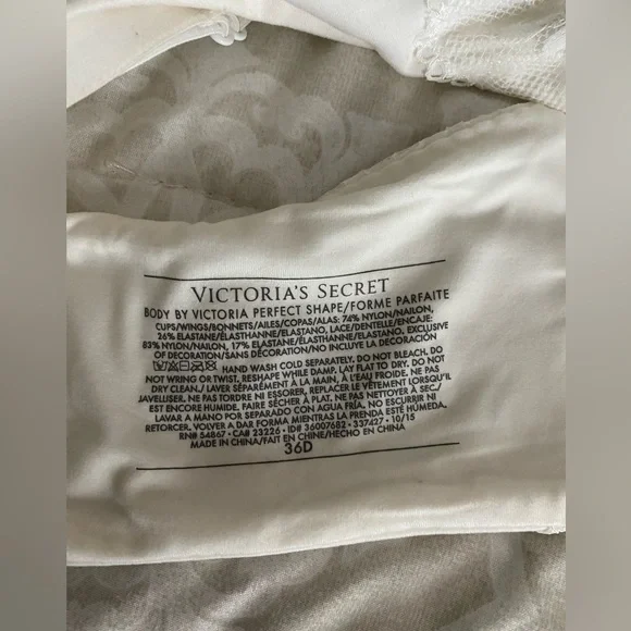 Victoria’s Secret Body by Victoria Perfect Shape Bra EUC - Picture 3 of 3